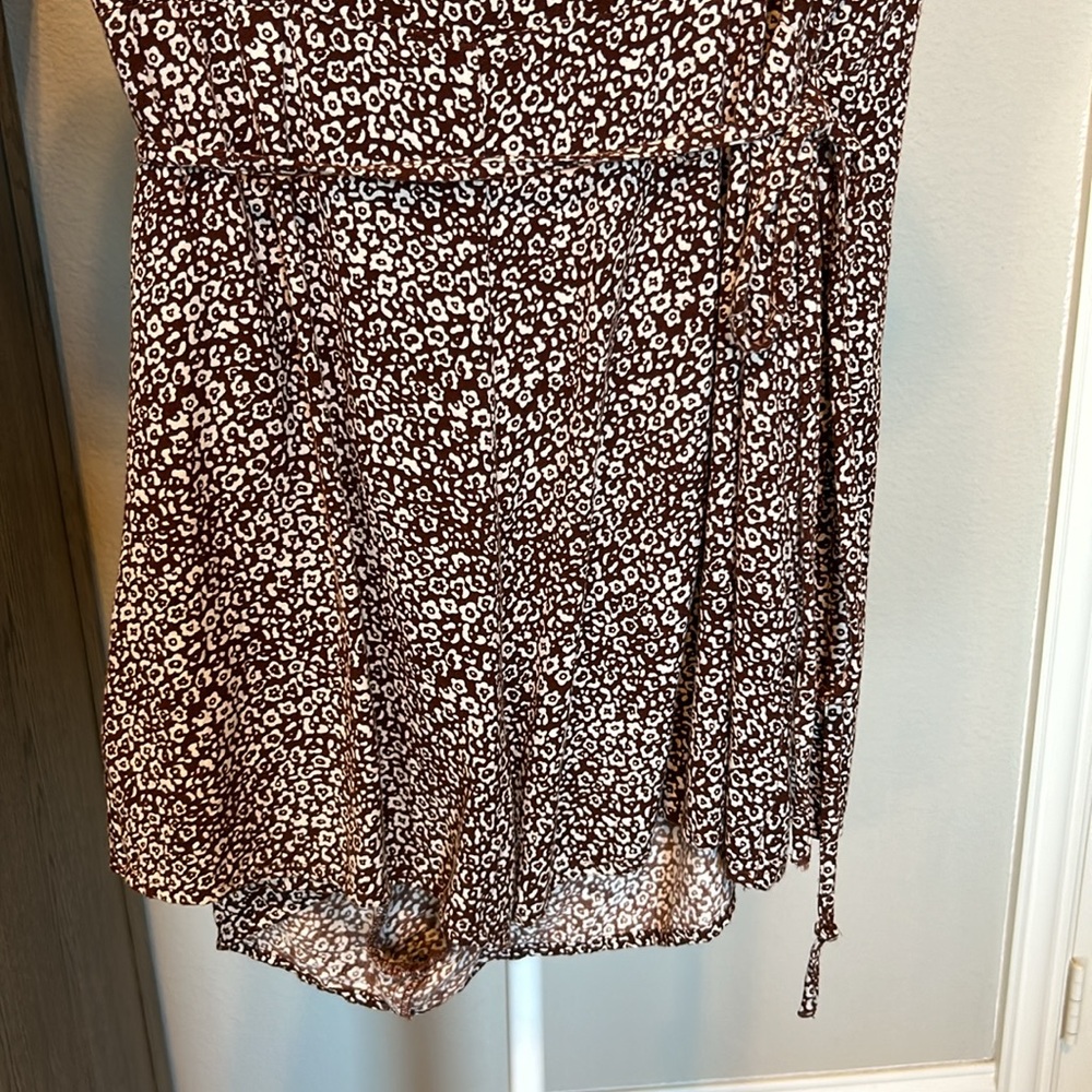 Urban Outfitter Wrap Romper Shorts Brown and Cream Size Medium - Picture 7 of 9
